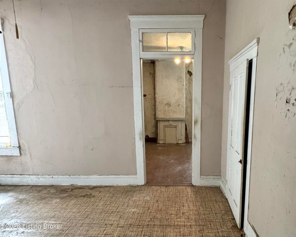 1041 Barret Ave, Louisville, KY 40204