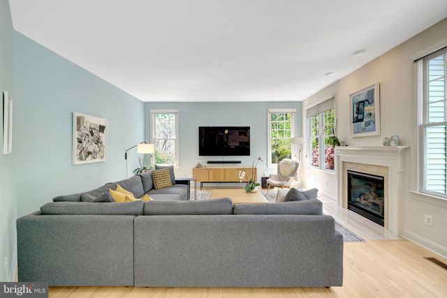 1926 POOLE LN, Mclean, VA 22101