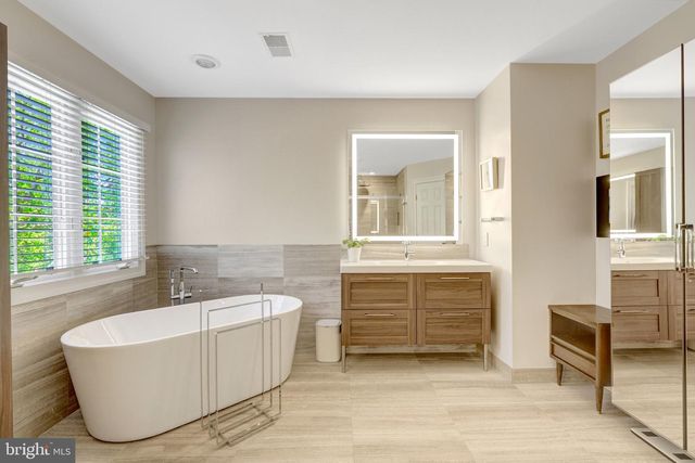 1926 POOLE LN, Mclean, VA 22101