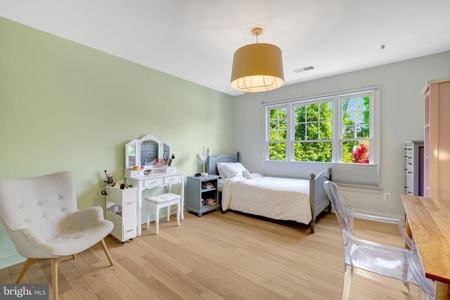 1926 POOLE LN, Mclean, VA 22101