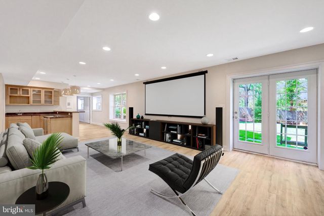 1926 POOLE LN, Mclean, VA 22101