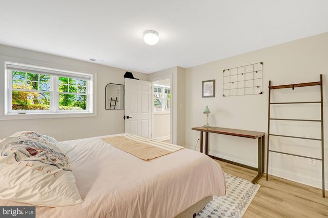 1926 POOLE LN, Mclean, VA 22101