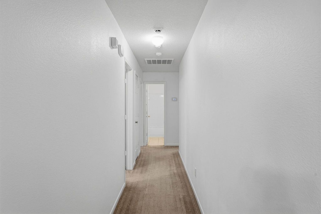 Image 14 of property listing at 15506 Elm Leaf Place, Cypress, TX 77429