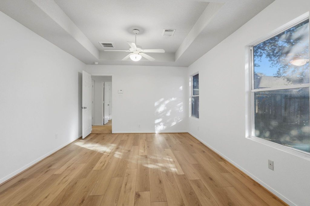 Image 18 of property listing at 15506 Elm Leaf Place, Cypress, TX 77429