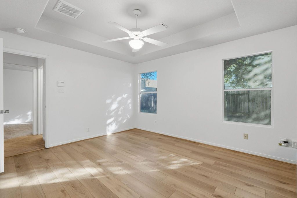 Image 19 of property listing at 15506 Elm Leaf Place, Cypress, TX 77429