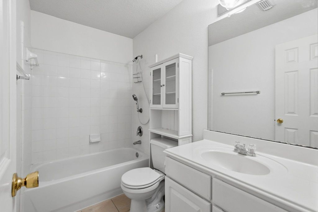 Image 26 of property listing at 15506 Elm Leaf Place, Cypress, TX 77429