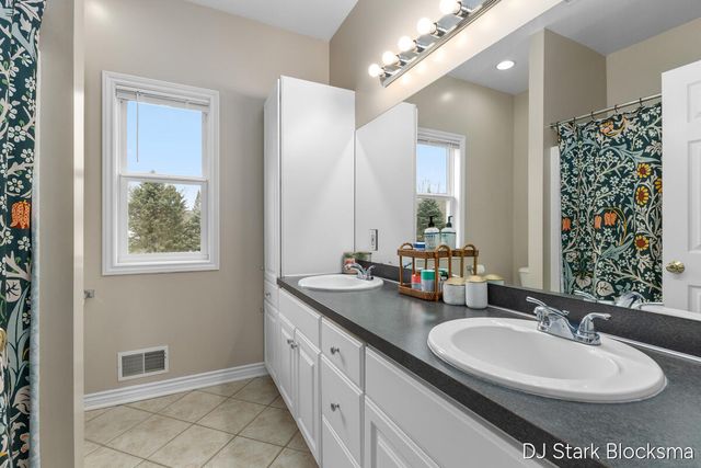 69 Rogue River View Drive NE, Rockford, MI 49341