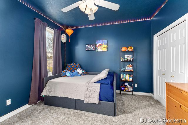 69 Rogue River View Drive NE, Rockford, MI 49341