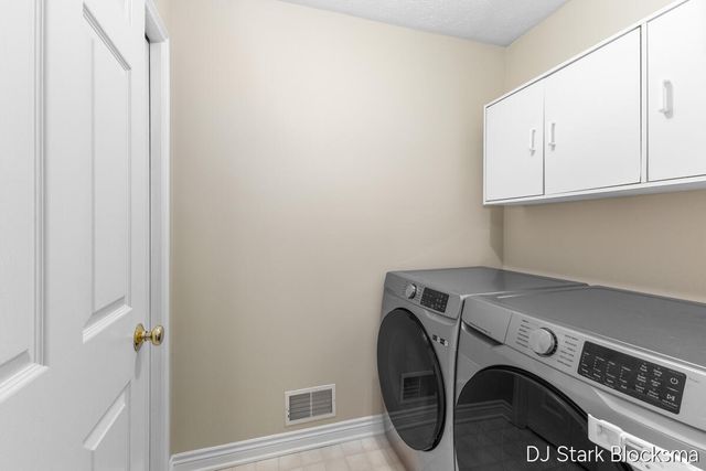 69 Rogue River View Drive NE, Rockford, MI 49341