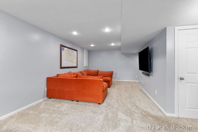 69 Rogue River View Drive NE, Rockford, MI 49341