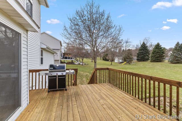 69 Rogue River View Drive NE, Rockford, MI 49341