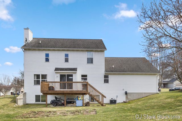 69 Rogue River View Drive NE, Rockford, MI 49341