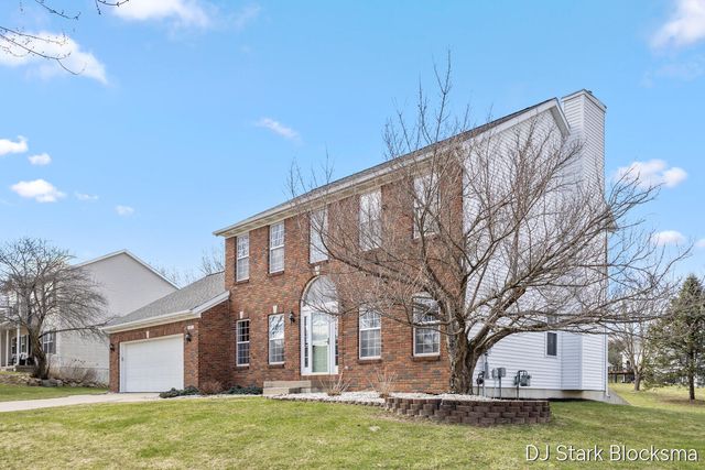 69 Rogue River View Drive NE, Rockford, MI 49341