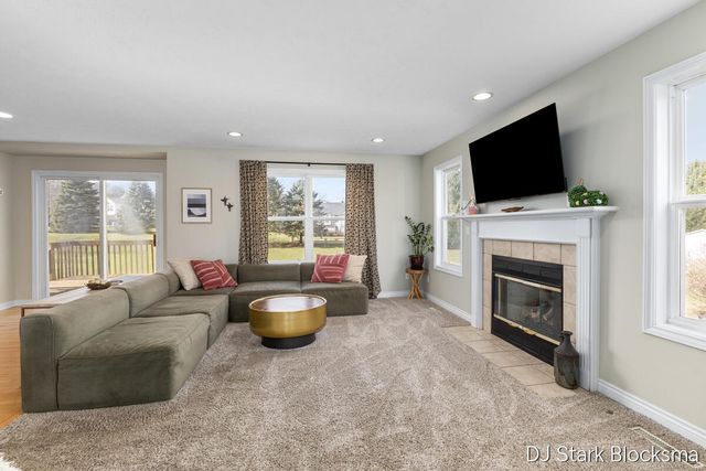 69 Rogue River View Drive NE, Rockford, MI 49341