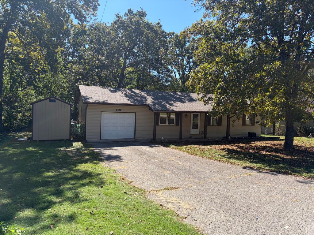 204 Bartley Street, West Plains, MO 65775