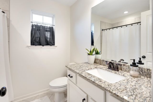 60 LAUREL GLEN DR, Oakland, TN 38060