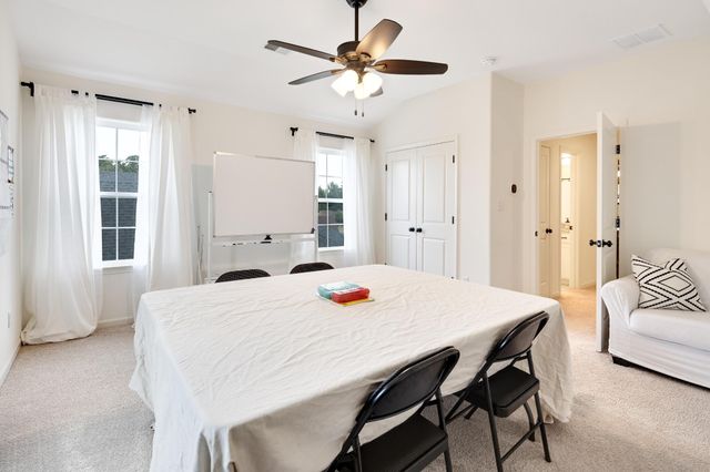 60 LAUREL GLEN DR, Oakland, TN 38060