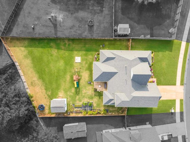 60 LAUREL GLEN DR, Oakland, TN 38060