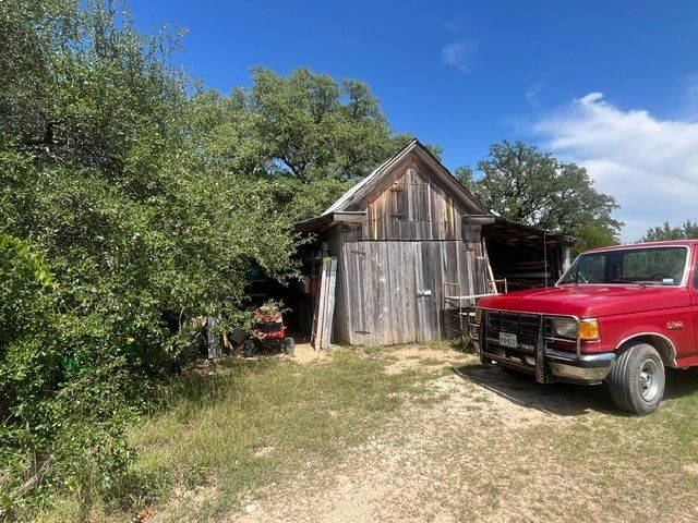 707 County Road 426, Purmela, TX 76566