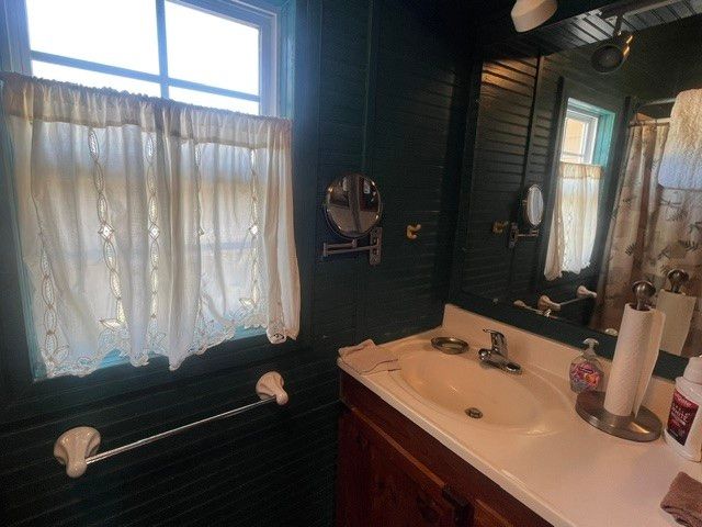 707 County Road 426, Purmela, TX 76566