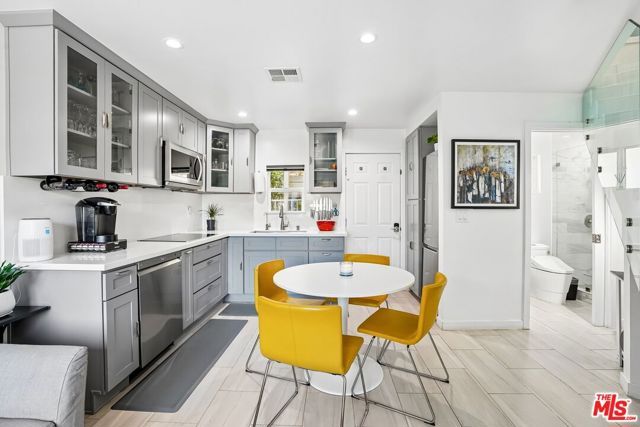 11319 Goleta Street, Sylmar (los Angeles), CA 91342