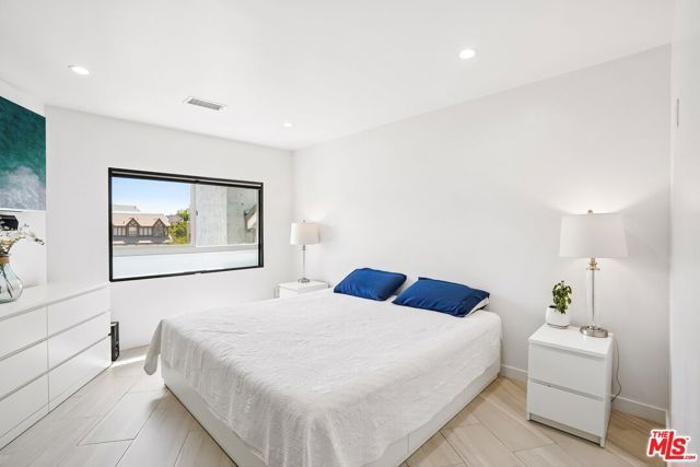 11319 Goleta Street, Sylmar (los Angeles), CA 91342