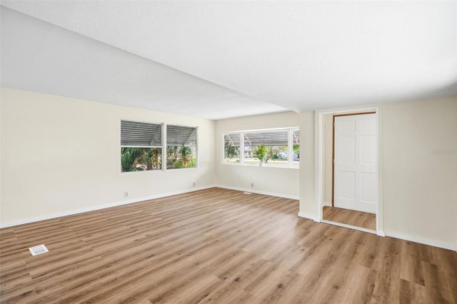 14742 MANDARIN STREET, Tavares, FL 32778