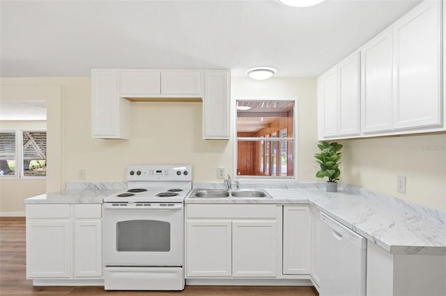 14742 MANDARIN STREET, Tavares, FL 32778