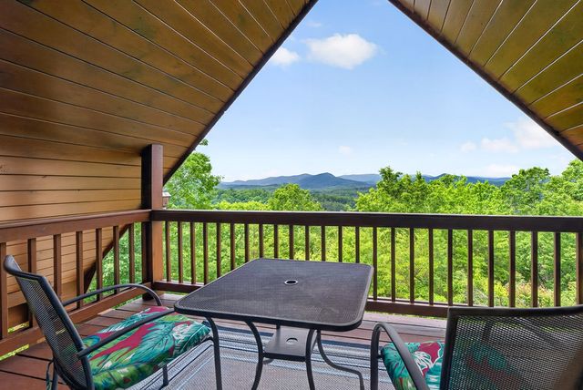 40 Foxfire Lane, Blue Ridge, GA 30513