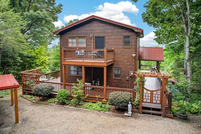 40 Foxfire Lane, Blue Ridge, GA 30513