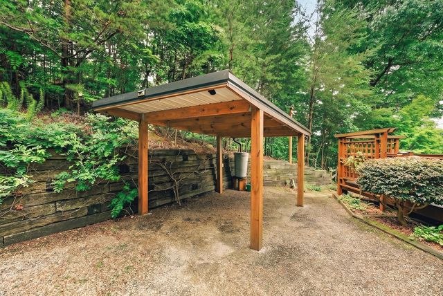 40 Foxfire Lane, Blue Ridge, GA 30513