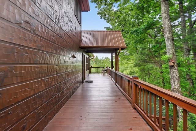 40 Foxfire Lane, Blue Ridge, GA 30513