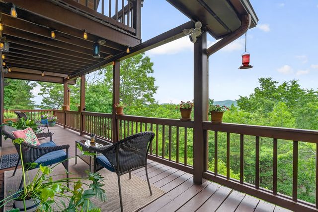 40 Foxfire Lane, Blue Ridge, GA 30513