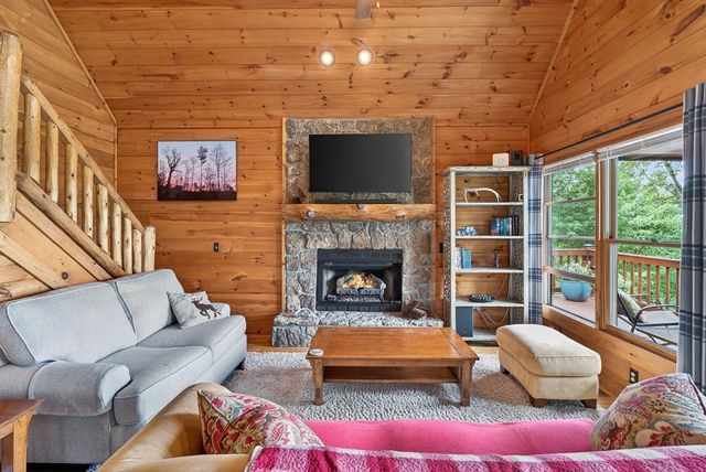 40 Foxfire Lane, Blue Ridge, GA 30513