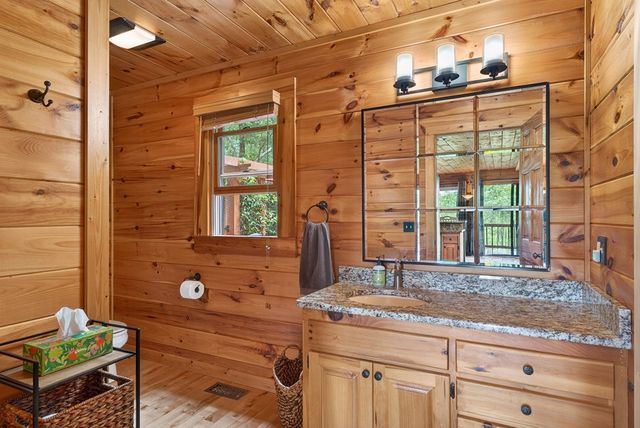 40 Foxfire Lane, Blue Ridge, GA 30513