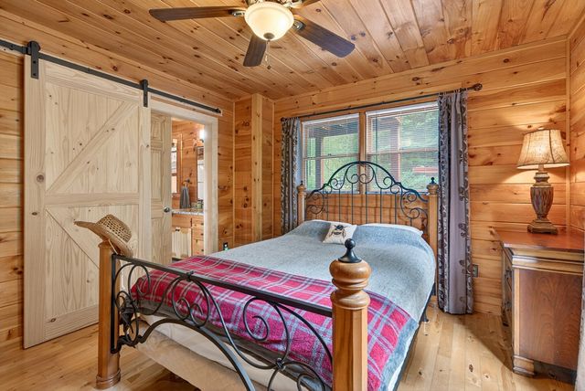40 Foxfire Lane, Blue Ridge, GA 30513