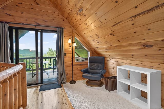 40 Foxfire Lane, Blue Ridge, GA 30513