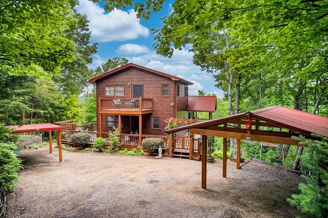 40 Foxfire Lane, Blue Ridge, GA 30513