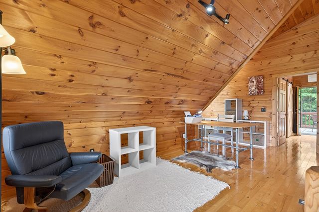 40 Foxfire Lane, Blue Ridge, GA 30513