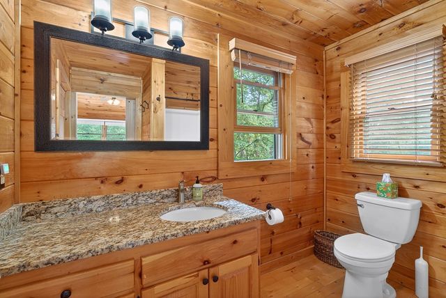 40 Foxfire Lane, Blue Ridge, GA 30513