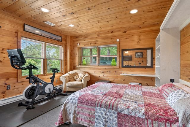 40 Foxfire Lane, Blue Ridge, GA 30513