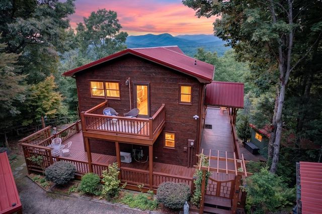 40 Foxfire Lane, Blue Ridge, GA 30513