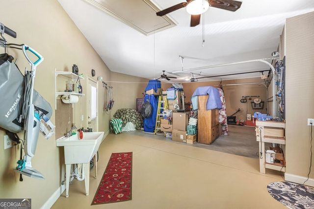 402 Boaters Row, Fair Play, SC 29643