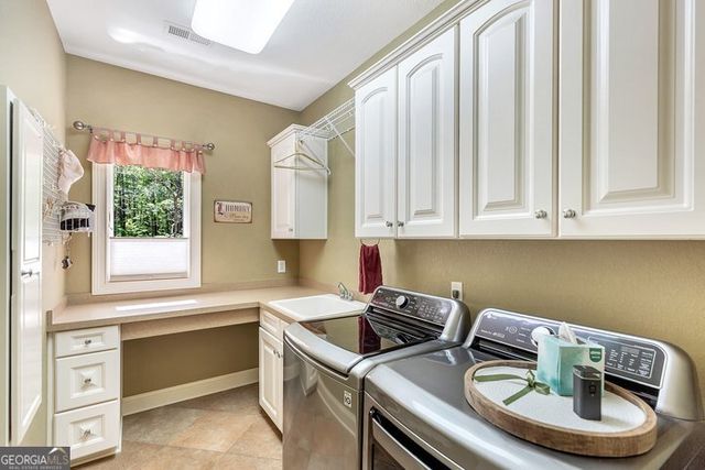 402 Boaters Row, Fair Play, SC 29643