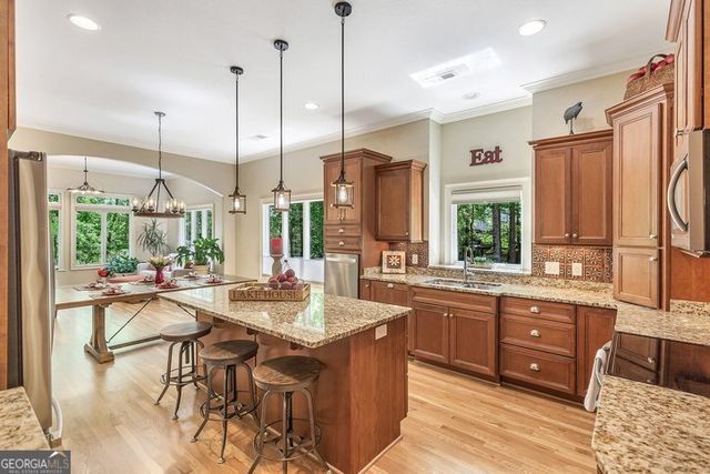 402 Boaters Row, Fair Play, SC 29643