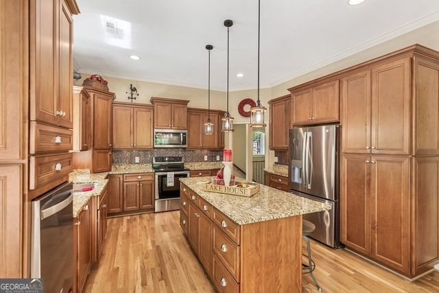402 Boaters Row, Fair Play, SC 29643