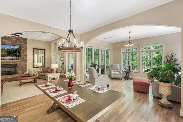 402 Boaters Row, Fair Play, SC 29643