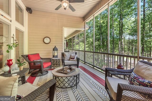 402 Boaters Row, Fair Play, SC 29643