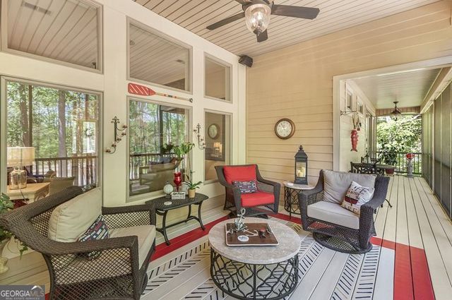 402 Boaters Row, Fair Play, SC 29643