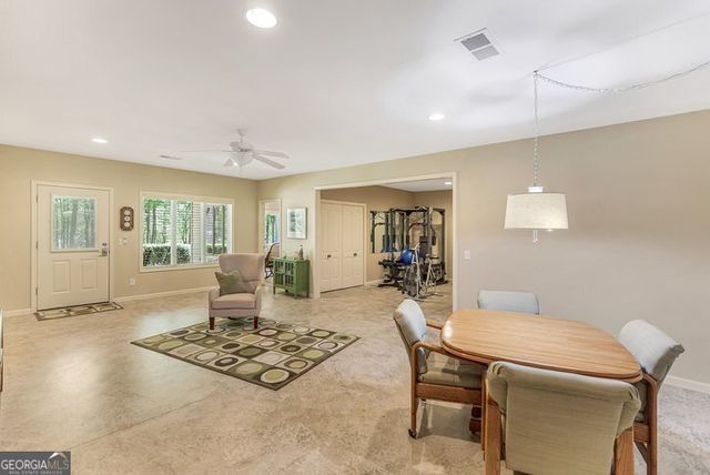 402 Boaters Row, Fair Play, SC 29643